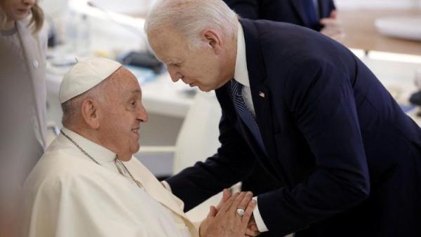 Joe Biden Trao Huân Chương Tự Do Của Tổng Thống Cho Đức Phanxicô